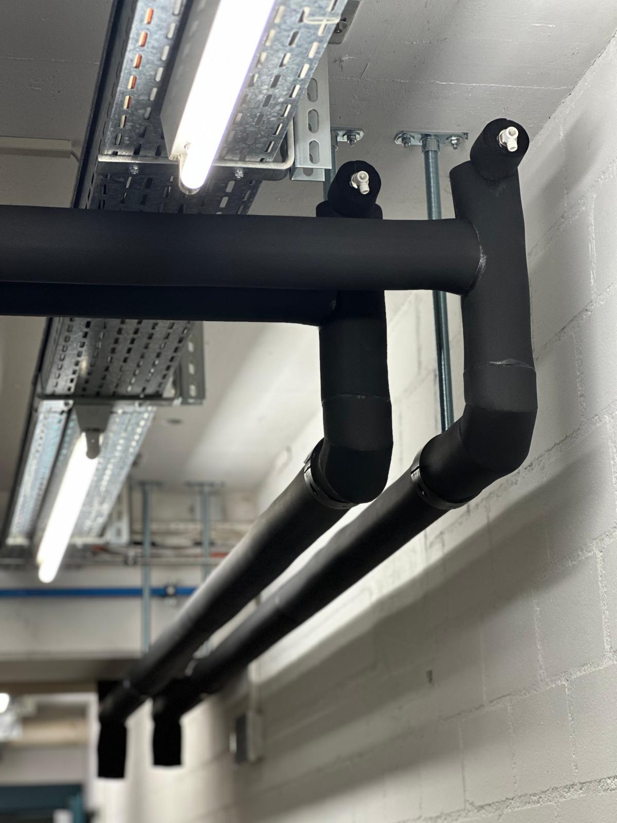 ArmaFlex Kältedämmung an Kaltwasserleitungen an Leitungsführung