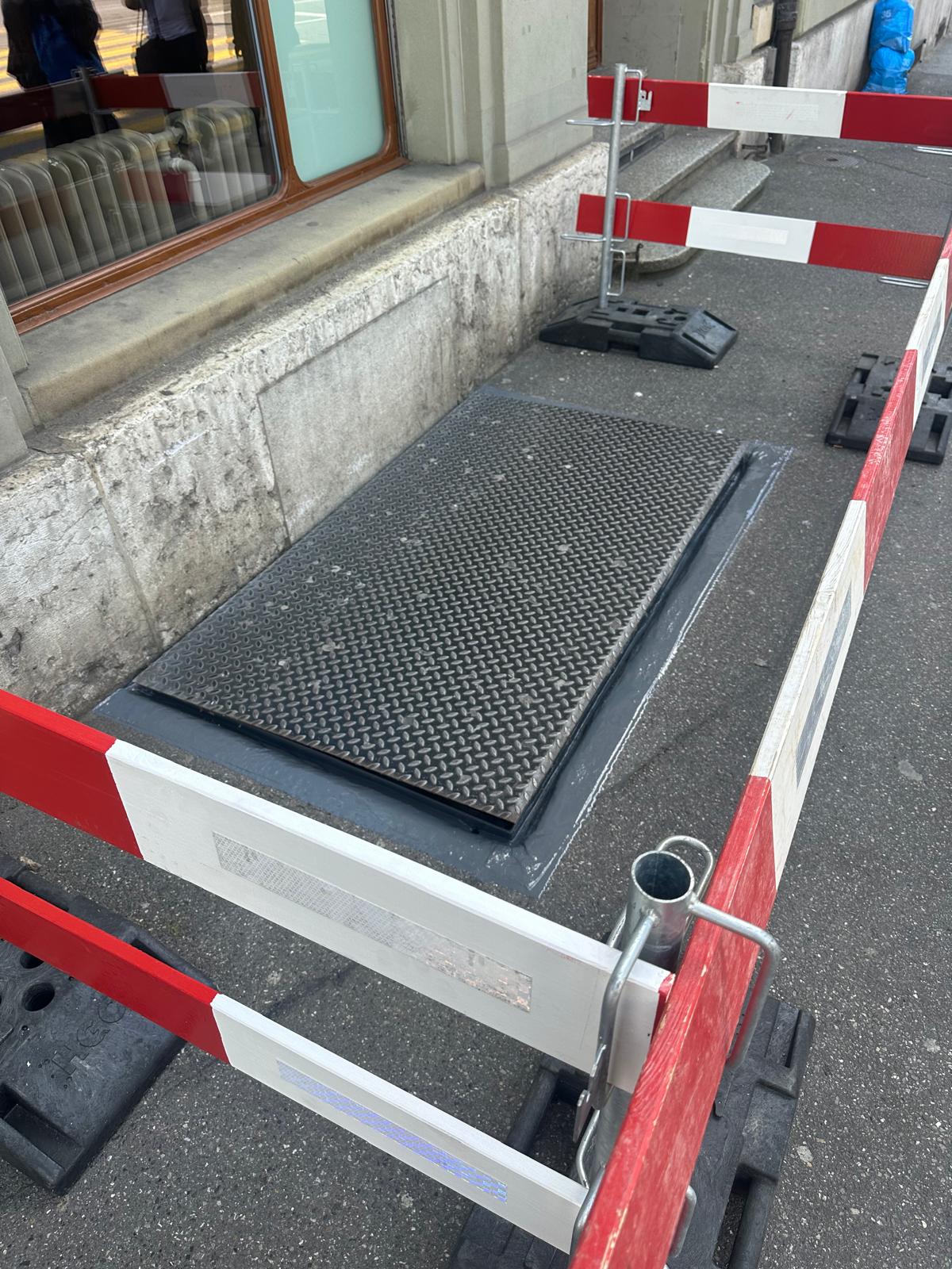 Flüssigkunststoff Abdichtung an Anschlussdetail Laupenstrasse Bern