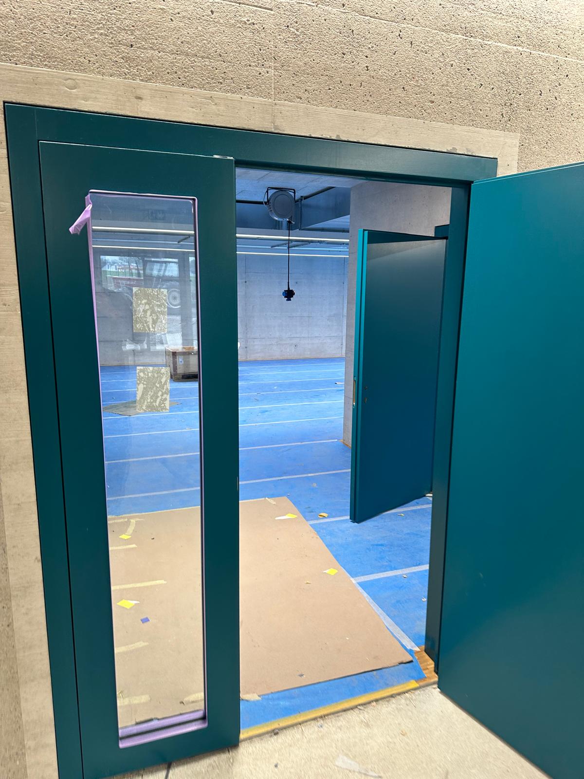 Silikonfugen Sanierung an Glasanschluss Schule Gyrisberg